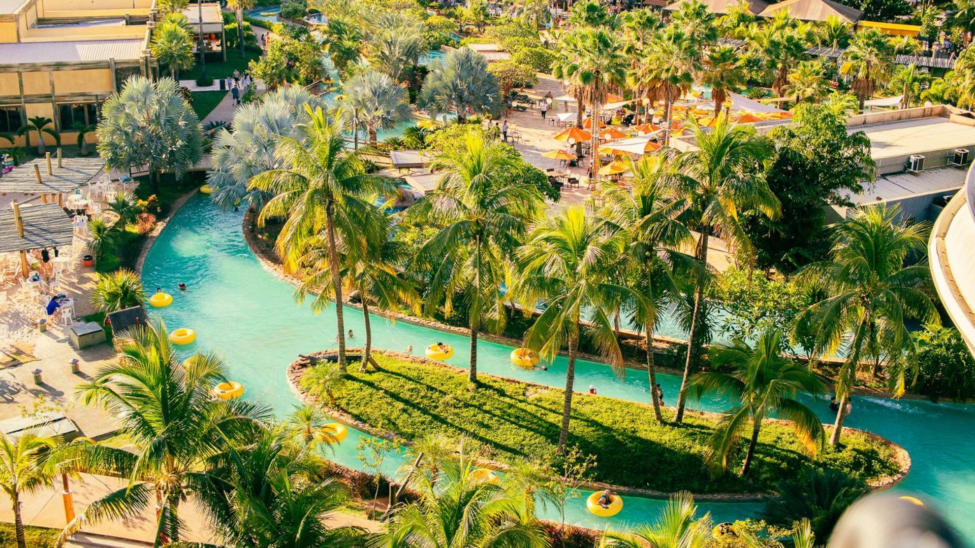 Hot Beach Resort Olímpia 외부 사진 The artificial river at the Atlantis Paradise Island