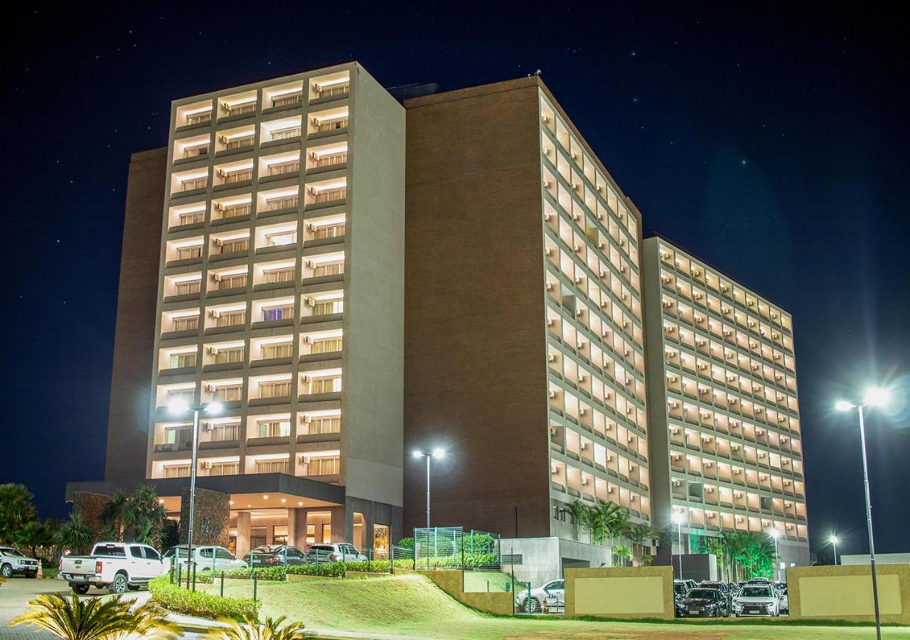 Hot Beach Resort Olímpia 외부 사진 The hotel at night